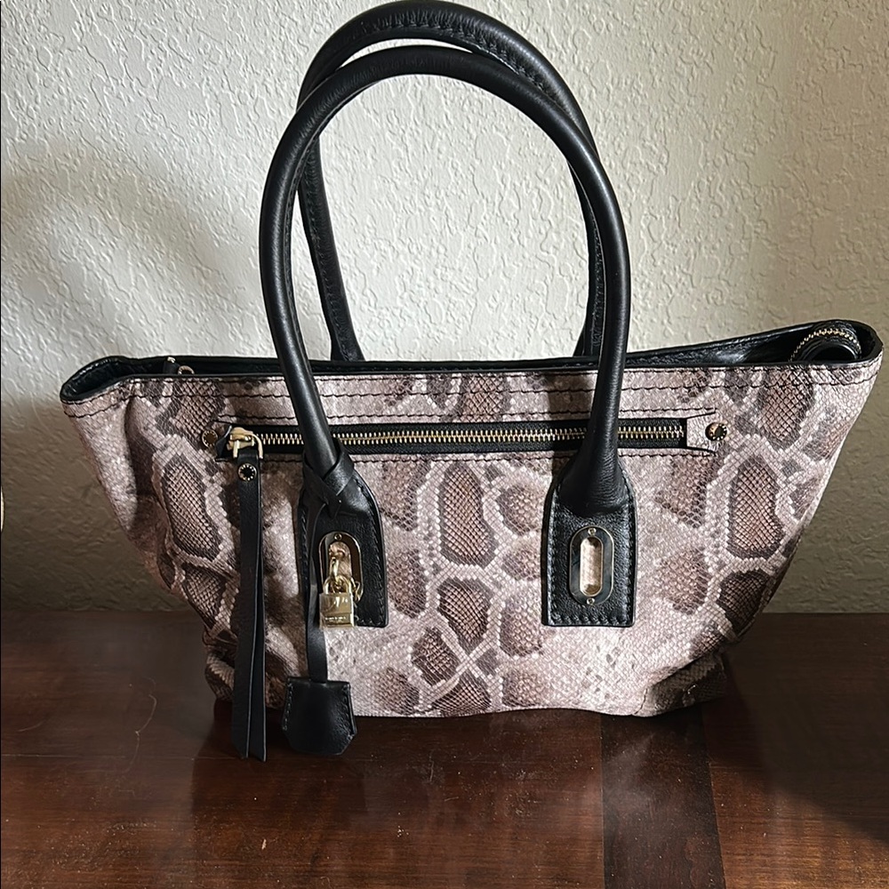 Henri Bendel NWOT RARE Elegant Python Print Handbag with lock and key